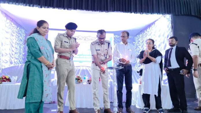 सुनसान जगह, ट्रांसपोर्ट की सुविधा नहीं — जनता में रोष