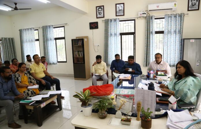 बोकारो में निजी स्कूलों की मनमानी फीस वसूली पर लगाम