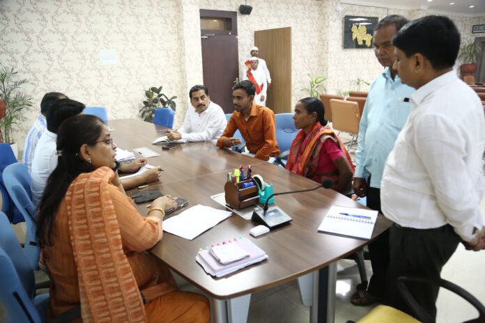 जनता दरबार में डीपीएलआर निदेशक ने सुनी 27 मामलों की शिकायतें