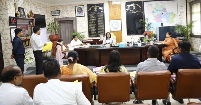 कदाचारमुक्त वातावरण में संपन्न कराएं नीट परीक्षा: उपायुक्त विजया जाधव