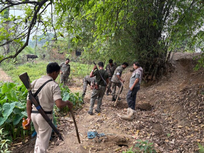 पेटरवार थाना क्षेत्र में उत्पाद विभाग ने अवैध देशी शराब निर्माण स्थल पर की छापेमारी