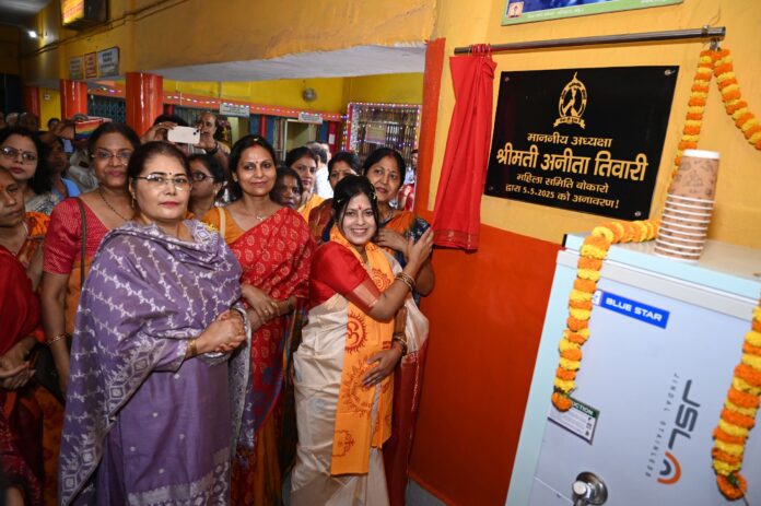 बोकारो महिला समिति ने गायत्री मंदिर को भेंट किया वाटर कूलर, श्रद्धालुओं को मिलेगा शुद्ध पेयजल