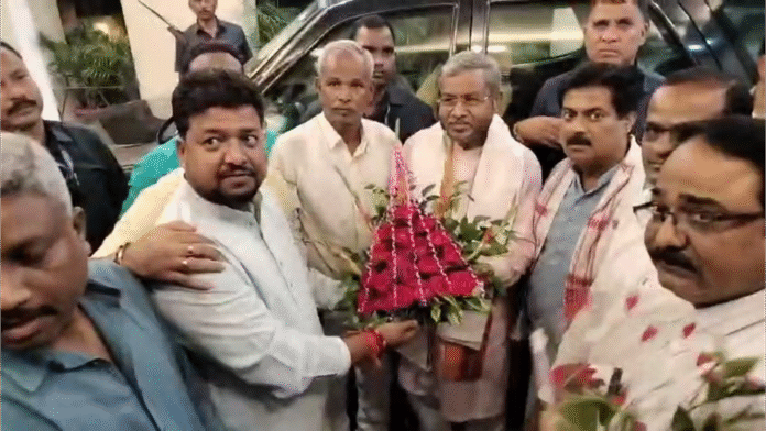 धनबाद में बाबूलाल मरांडी का सरकार पर हमला, कहा – झारखंड सरकार शराब से समाज बर्बाद कर रही है