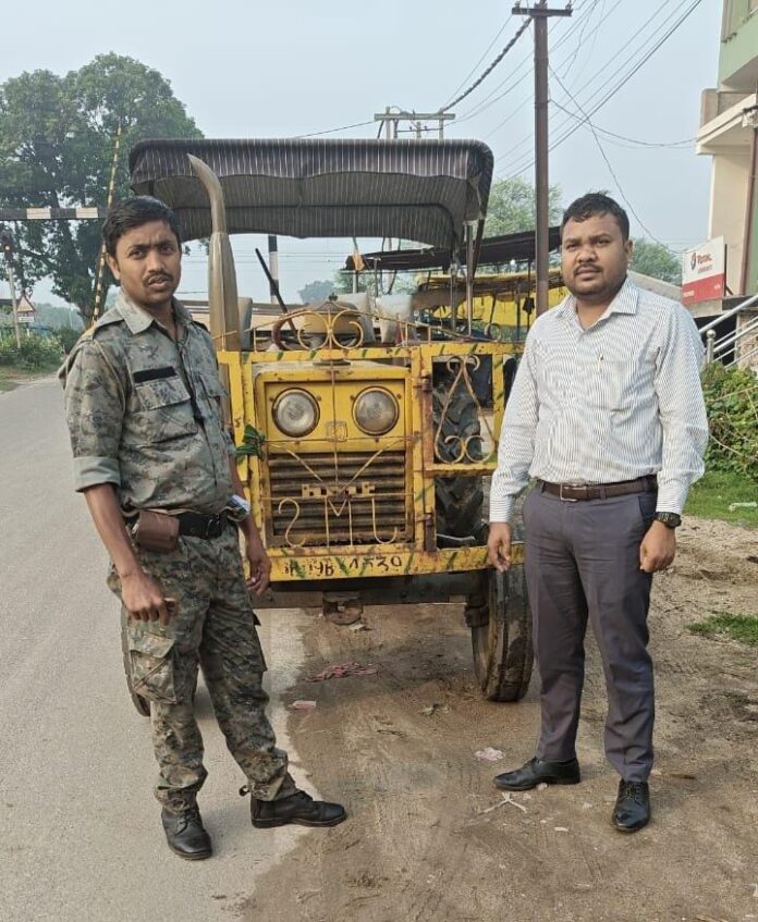 बोकारो में खनन विभाग का सघन जांच अभियान, अवैध बालू ढोते ट्रैक्टर जप्त