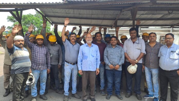 कोक केमिकल विभाग में ठेका कर्मी से मारपीट की धमकी, जय झारखंड मजदूर कोक केमिकल विभाग में ठेका कर्मी से मारपीट की धमकी, जय झारखंड मजदूर समाज ने की शिकायतसमाज ने की शिकायत