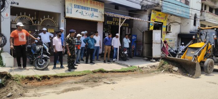 चास नगर निगम ने चलाया विशेष अतिक्रमण हटाओ अभियान, ₹6500 जुर्माना वसूला