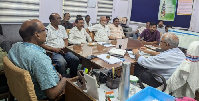 ठेकाकर्मियों के मनी कट रोकने के लिए प्रबंधन दृढ़ संकल्पित – बी के चौधरी