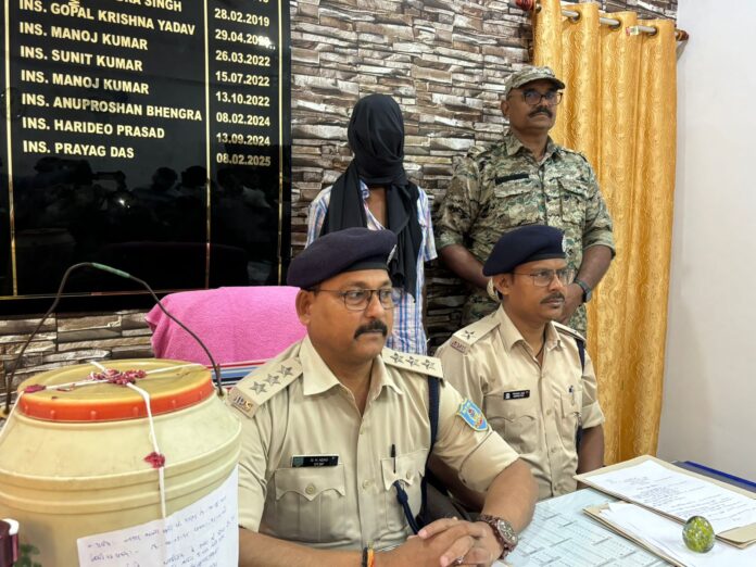 पाकुड़ में 3 किलो 373 ग्राम गांजा के साथ एक गिरफ्तार, टाउन पुलिस की बड़ी कार्रवाई