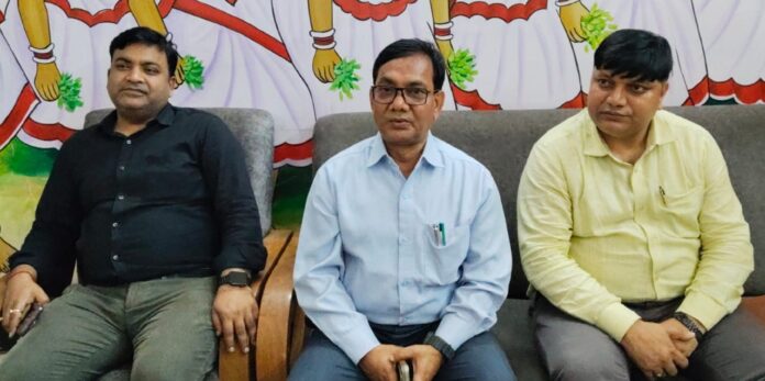 चिकित्सकों का अवकाश रद्द करने का नहीं मिला है पत्र – सिविल सर्जन