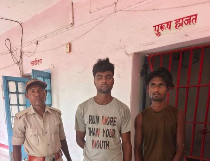 किशनगंज: मस्जिद से मोटर चोरी कर भाग रहे दो चोर रंगे हाथ पकड़े, ग्रामीणों ने बहादुरगंज पुलिस को सौंपा