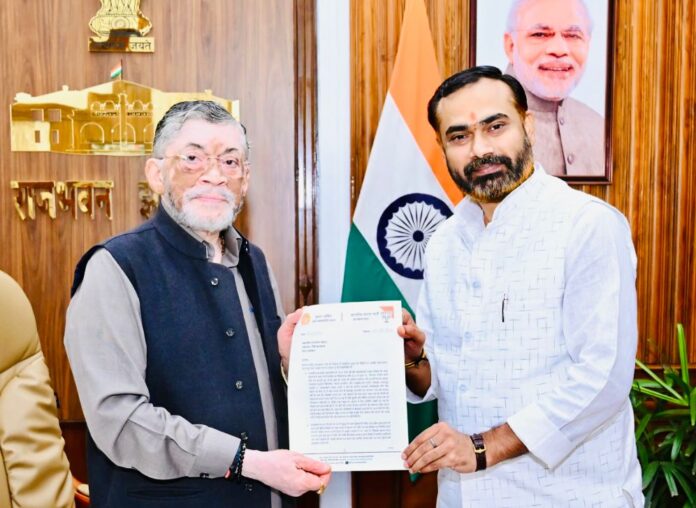 राज्यपाल से मिले कुमार अमित, बोकारो एयरपोर्ट संचालन सहित 11 सूत्री मांगों को लेकर सौंपा ज्ञापन