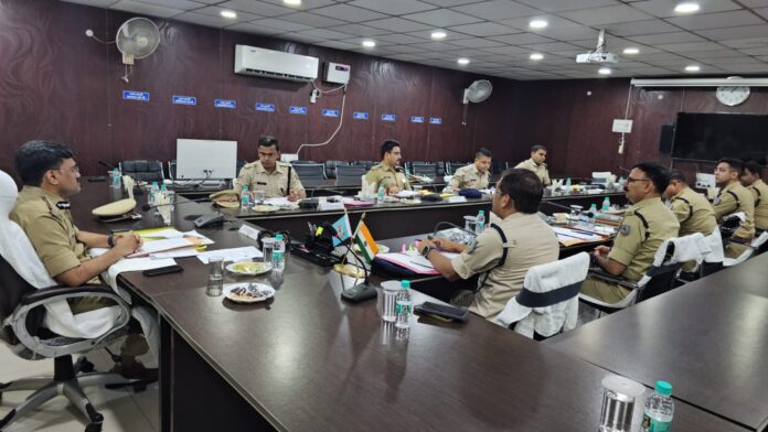👮 उत्तर छोटानागपुर जोन की पुलिस समीक्षा बैठक: संगठित अपराध, नक्सल और ड्रग्स पर होगा कड़ा एक्शन