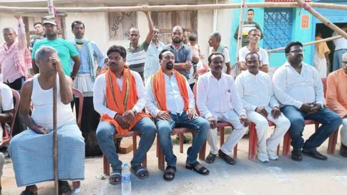 हरिनाम संकीर्तन में शामिल हुए विधायक उमाकांत रजक