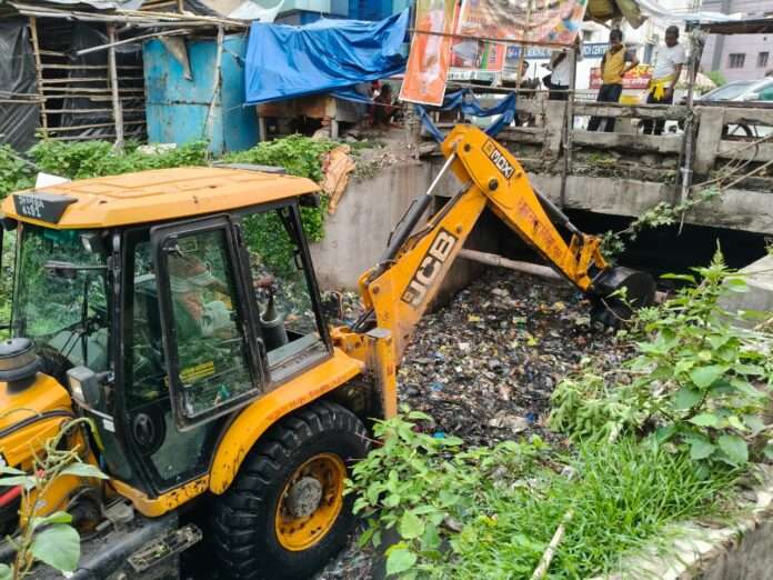 मानसून से पहले सिंगारी जोरिया की सफाई, चास नगर निगम ने चलाया विशेष अभियान