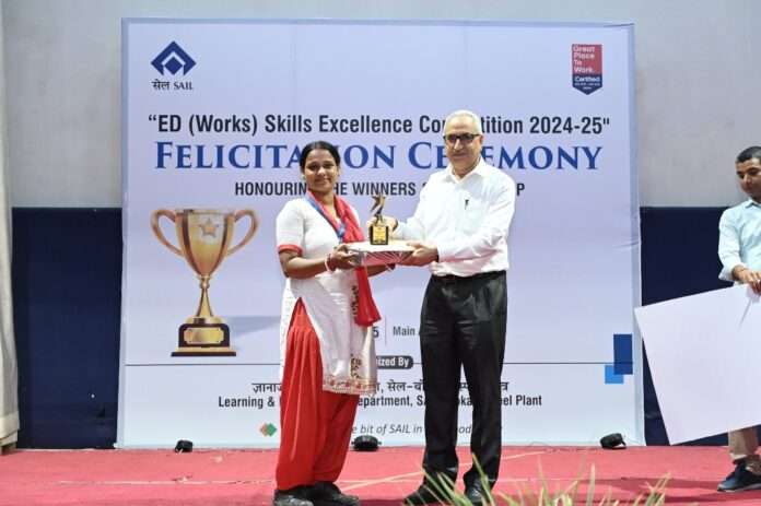 विश्व रक्तदाता दिवस 2025 पर बोकारो जेनरल अस्पताल में डॉ. एपीजे अब्दुल कलाम सहयोग ट्रस्ट द्वारा रक्तदान शिविर का आयोजन हुआ। शिविर में 20 यूनिट रक्त संग्रह किया गया।