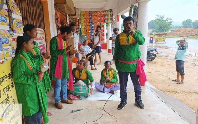 चंद्रपुरा और चंदनकियारी में जिला समाज कल्याण कार्यालय द्वारा मादक पदार्थों के खिलाफ जागरूकता अभियान चलाया गया। नुक्कड़ नाटक, शपथ ग्रहण और निबंध प्रतियोगिता जैसे कार्यक्रमों के जरिए लोगों को किया गया जागरूक।