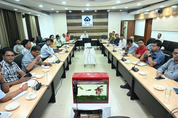 बीएसएल में सुरक्षा अधिकारियों के साथ आयोजित लाइन ऑफ फायर प्रबंधन विषयक सुरक्षा संवाद
