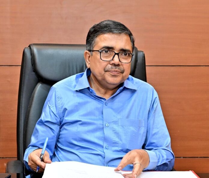 दिल्ली अग्निकांड के बाद होटल सुरक्षा को लेकर समीक्षा करते बोकारो प्रशासन