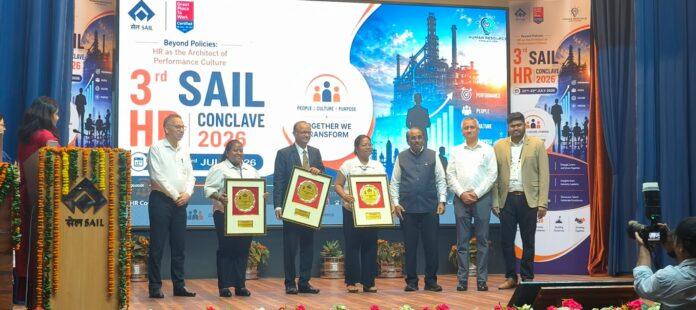 MTI रांची में SAIL HR Conclave में सम्मानित होती BSL टीम