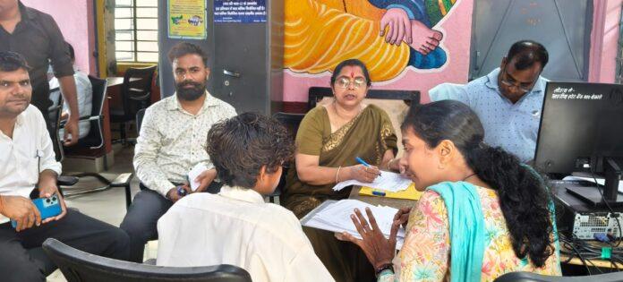 बोकारो रेलवे स्टेशन पर RPF और चाइल्डलाइन द्वारा रेस्क्यू किए गए 11 बच्चे