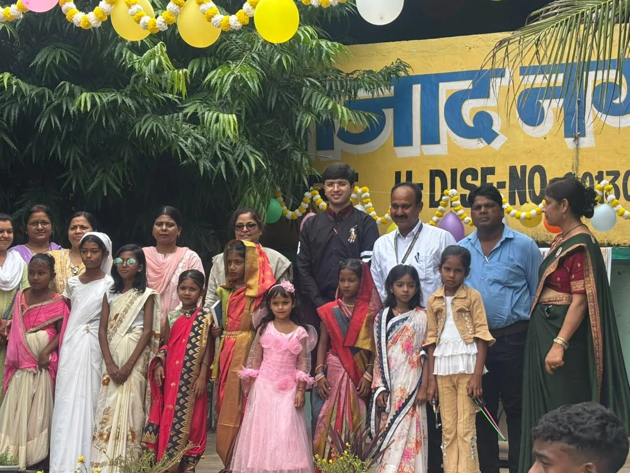 बोकारो के आजाद नगर विद्यालय में बेटी बचाओ-बेटी पढ़ाओ एवं साइबर जागरूकता कार्यक्रम में छात्र-छात्राएं