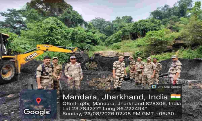 धनबाद के गणेशपुर में अवैध कोयला खनन के खिलाफ CISF और BCCL की संयुक्त कार्रवाई