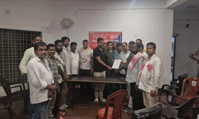 बोकारो में इलेक्ट्रो स्टील के खिलाफ 30 घंटे आंदोलन के बाद 8 लाख मुआवजा और नौकरी पर सहमति